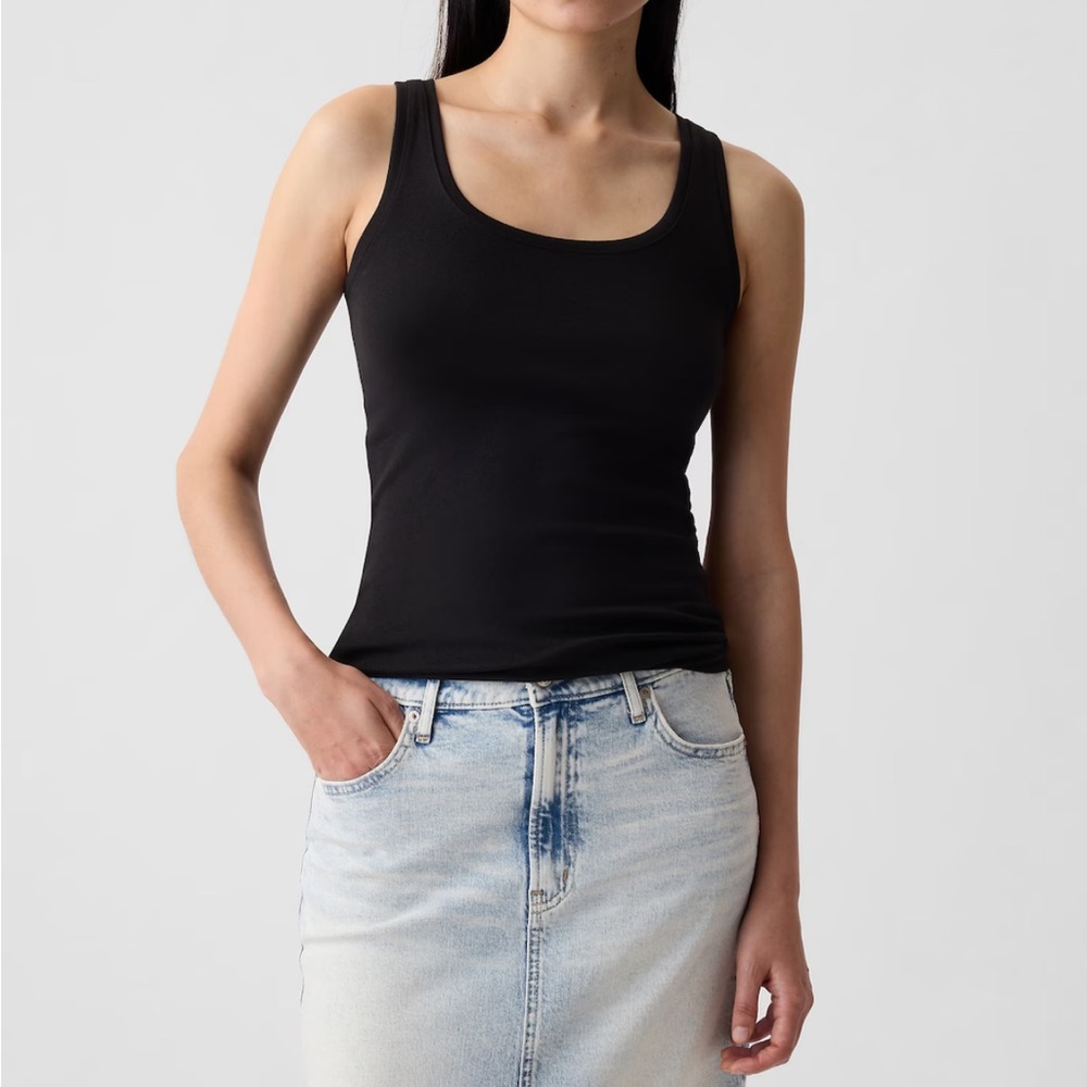 NWOT - Gap Modern Tank, Black